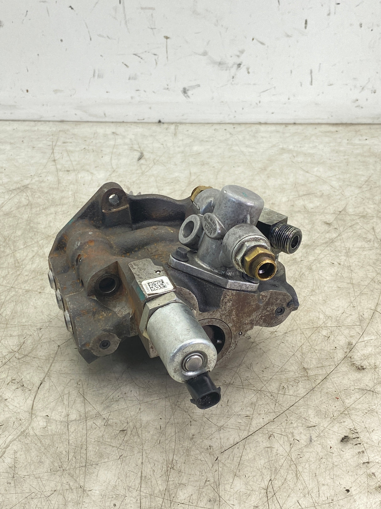1871295C99 Genuine International High Pressure Oil Pump