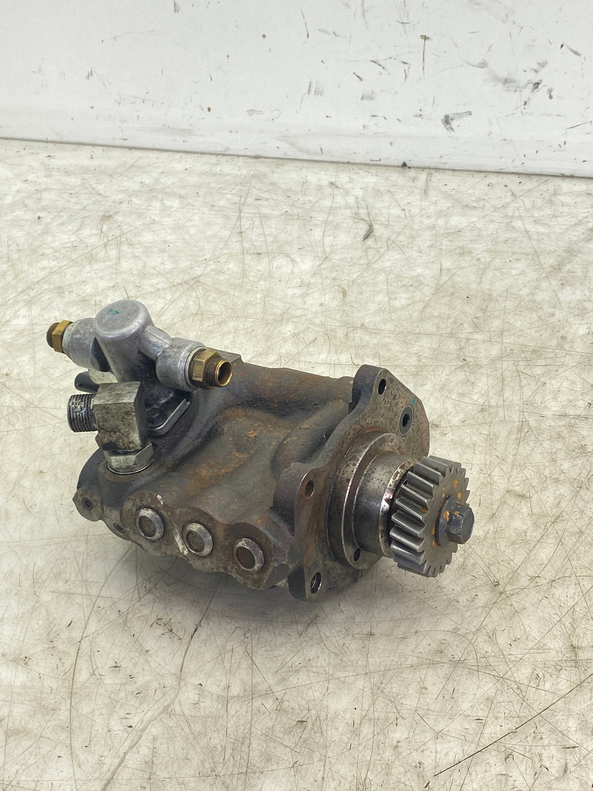 1871295C99 Genuine International High Pressure Oil Pump