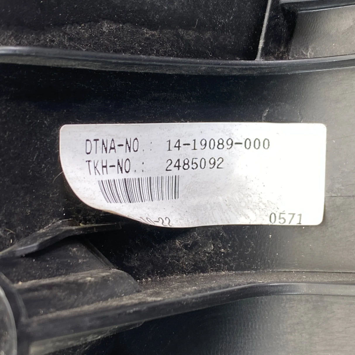 14-19089-000 Genuine Freightliner Steering Wheel Center Cover No Airbag
