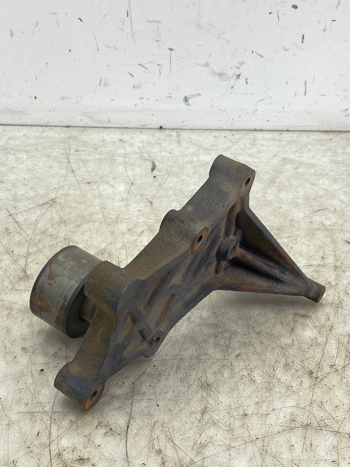 7095176C1 Genuine International Belt Tensioner Support