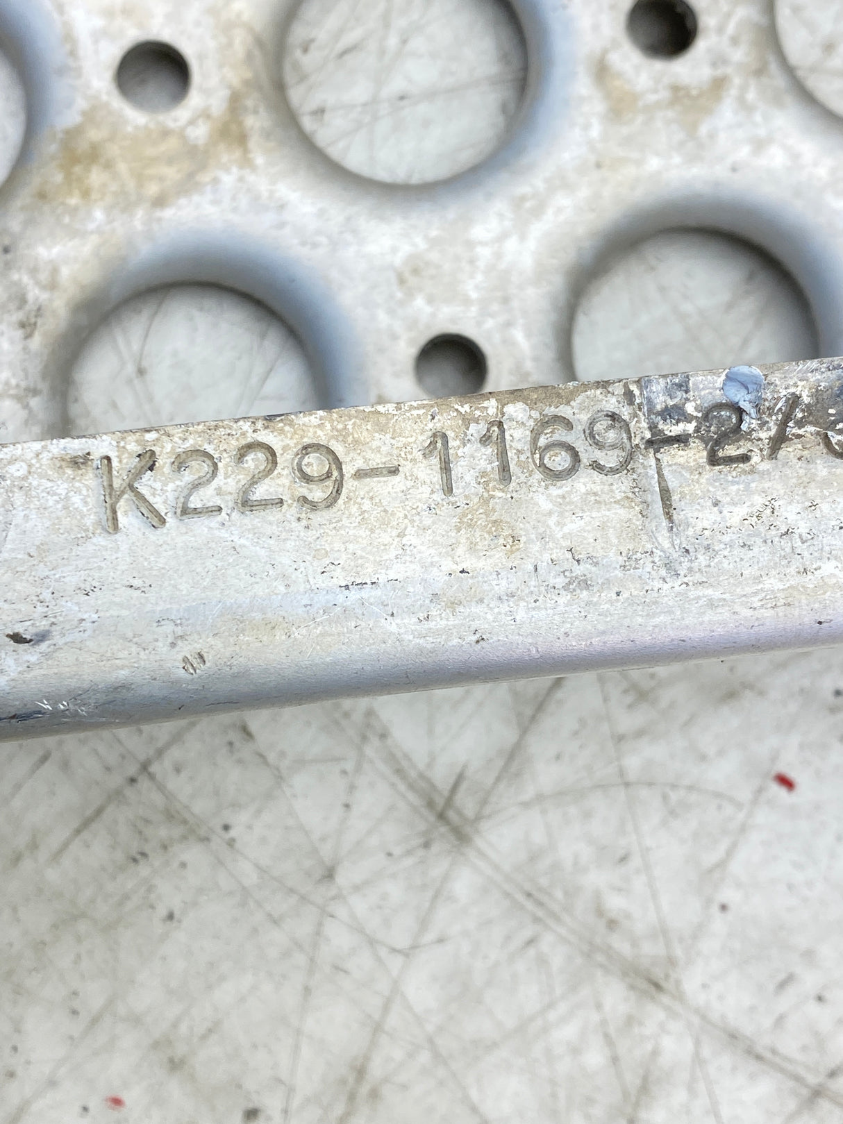 K229-1169-2 Genuine Paccar Fuel Tank Step