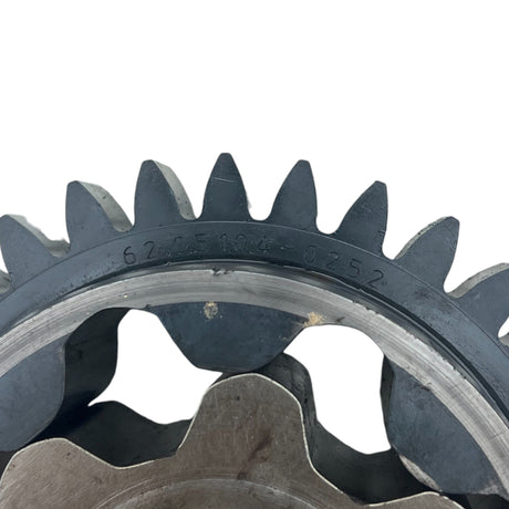 62.05104-0252 Genuine Maxxforce 13 Oil Lube Pump Cover Gear