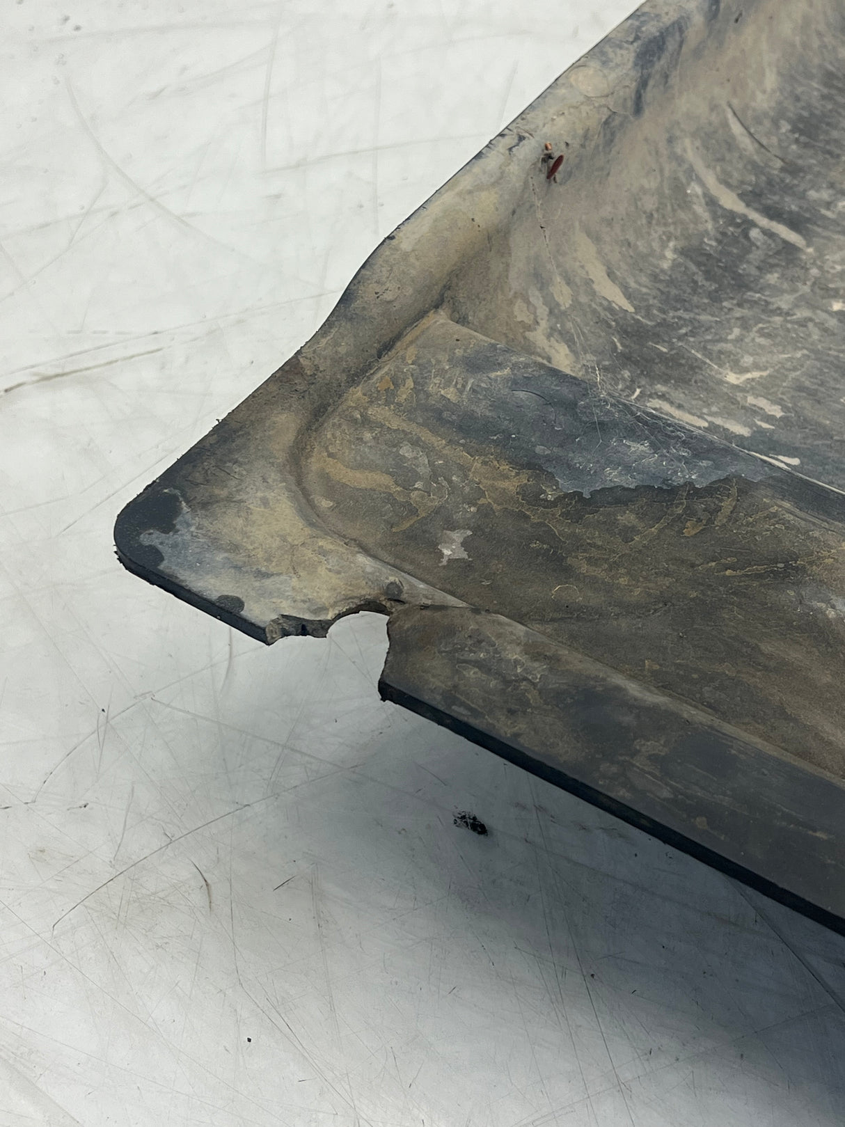 20971037 Genuine Volvo Fan Shroud