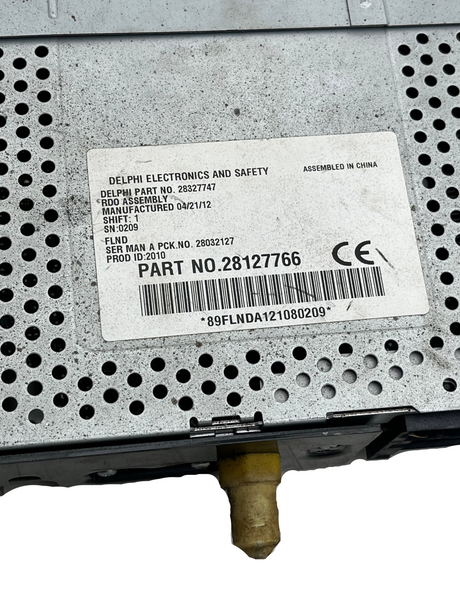 3825122C1 Genuine International Radio AM FM WB