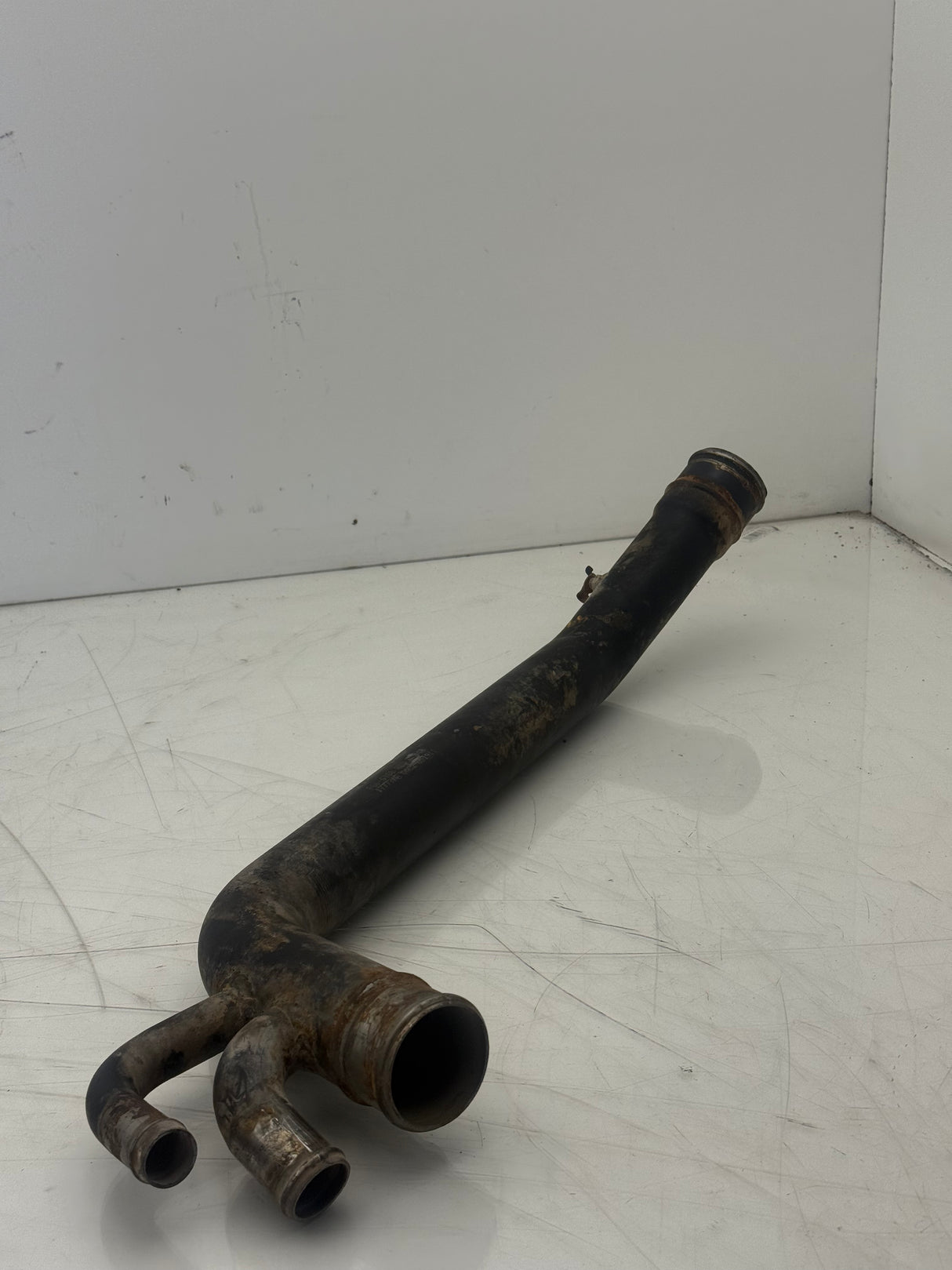 F66-6768 Genuine Kenworth Lower Coolant Tube
