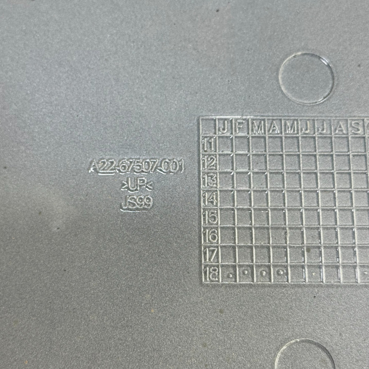 A22-67507-001 Genuine Freightliner Right Upper Side Extender 20 In - Second Truck Parts