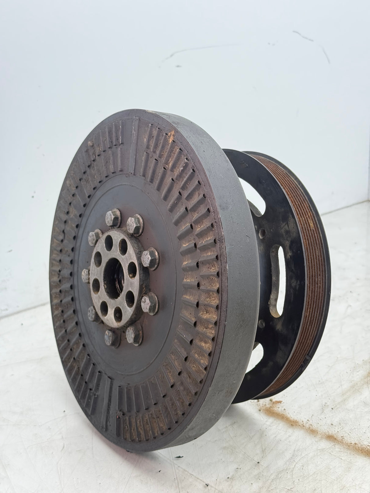 3004299C1 Genuine International Fan Drive Pulley