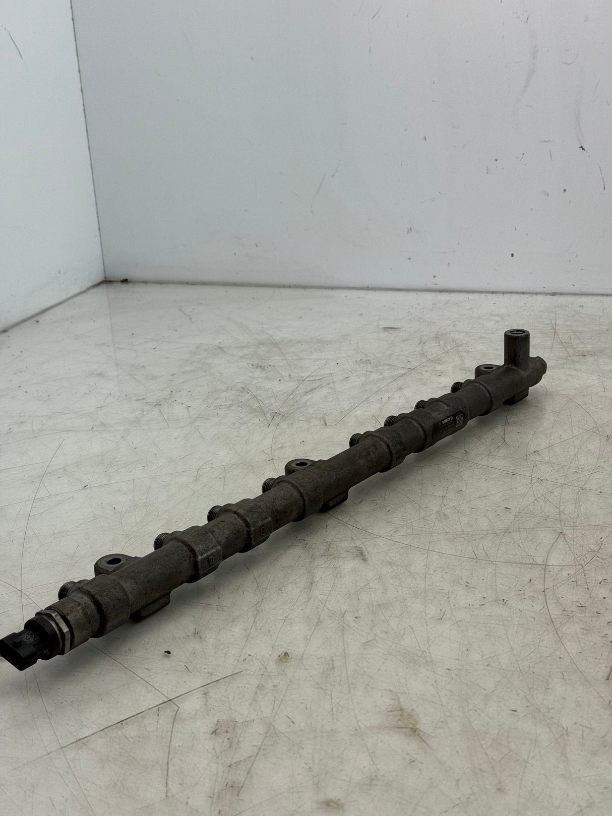 3006765C91 Genuine International Fuel Rail Assembly