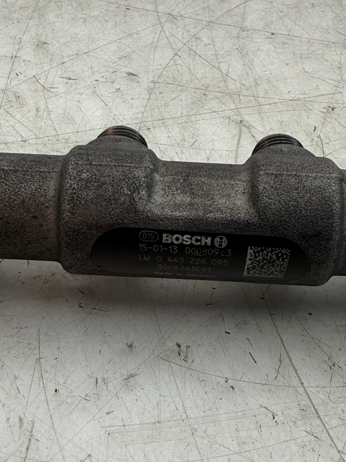 3006765C91 Genuine International Fuel Rail Assembly