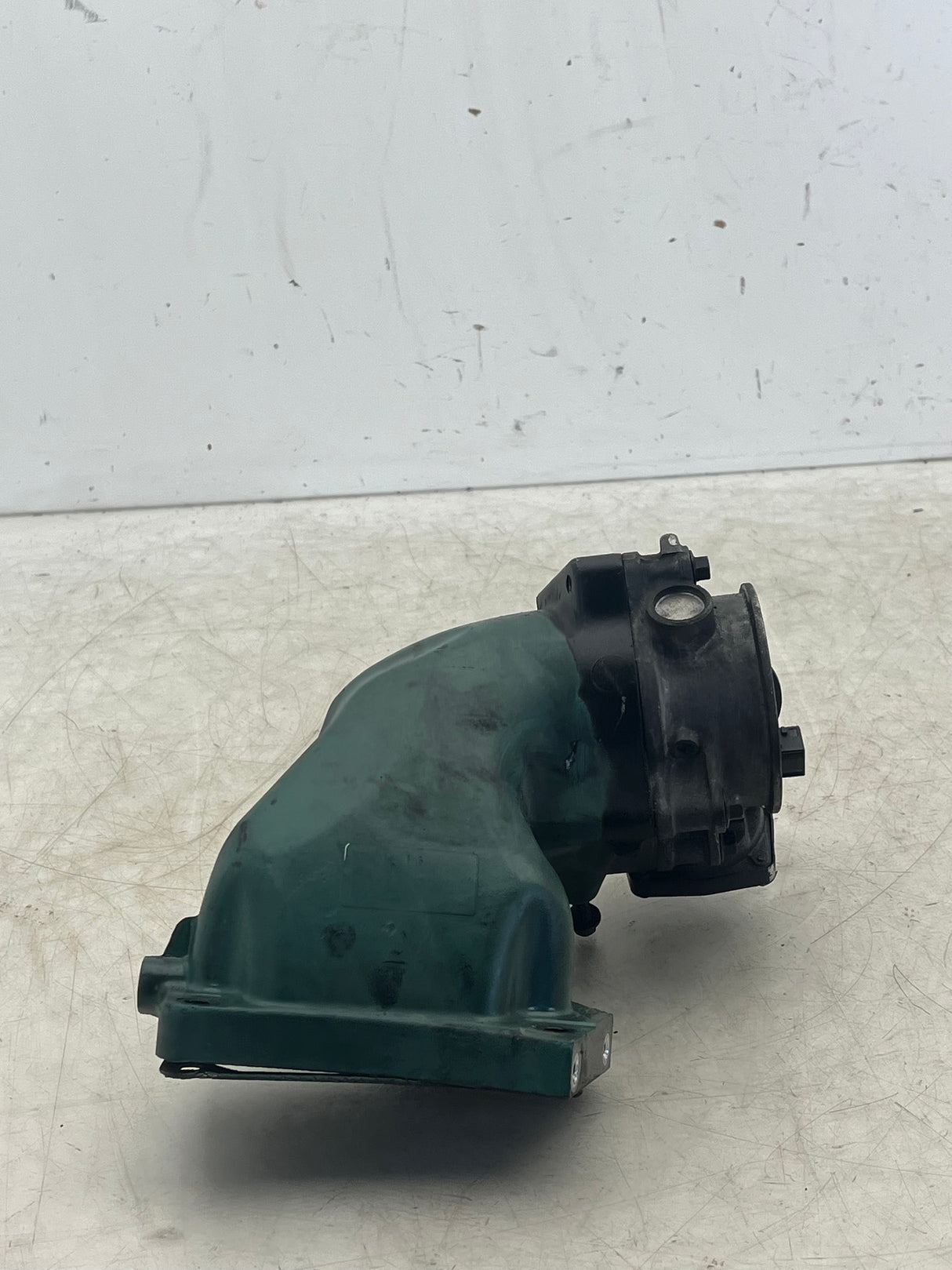 22076662 Genuine Volvo Mixing Chamber