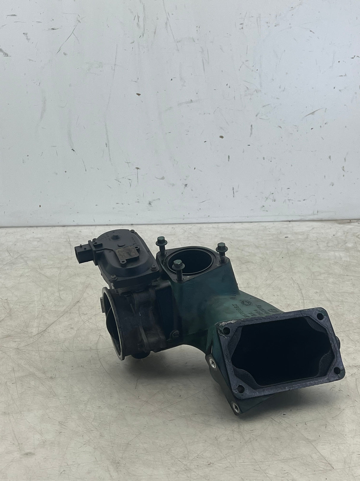22076662 Genuine Volvo Mixing Chamber
