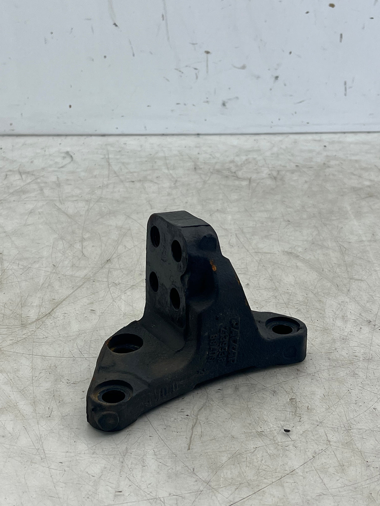 2139938 Genuine Paccar Left Hand Rear Engine Mounting Bracket
