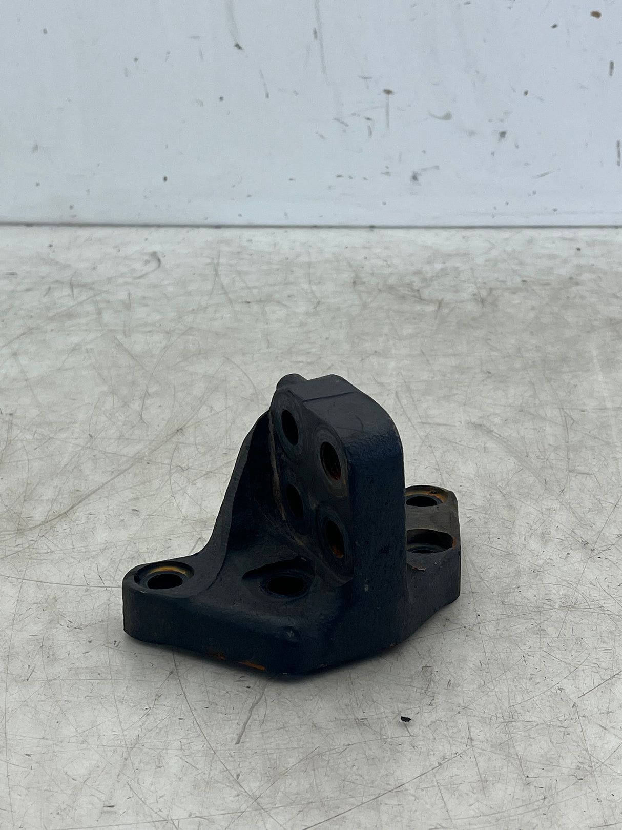2139938 Genuine Paccar Left Hand Rear Engine Mounting Bracket