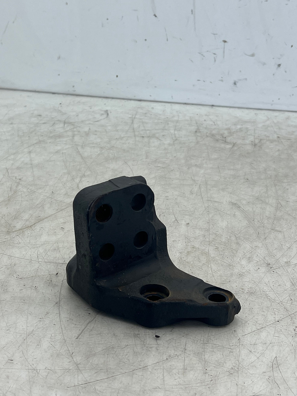 2139938 Genuine Paccar Left Hand Rear Engine Mounting Bracket