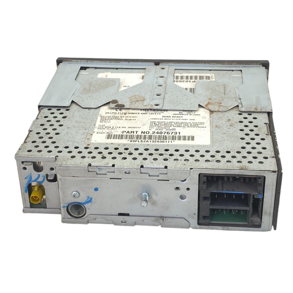 24076731 Genuine Freintliner Radio AM/FM/CD - Second Truck Parts