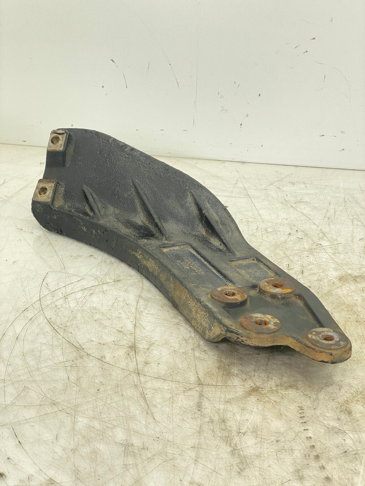21004541 Genuine Mack Spring Hanger Support – Second Truck Parts