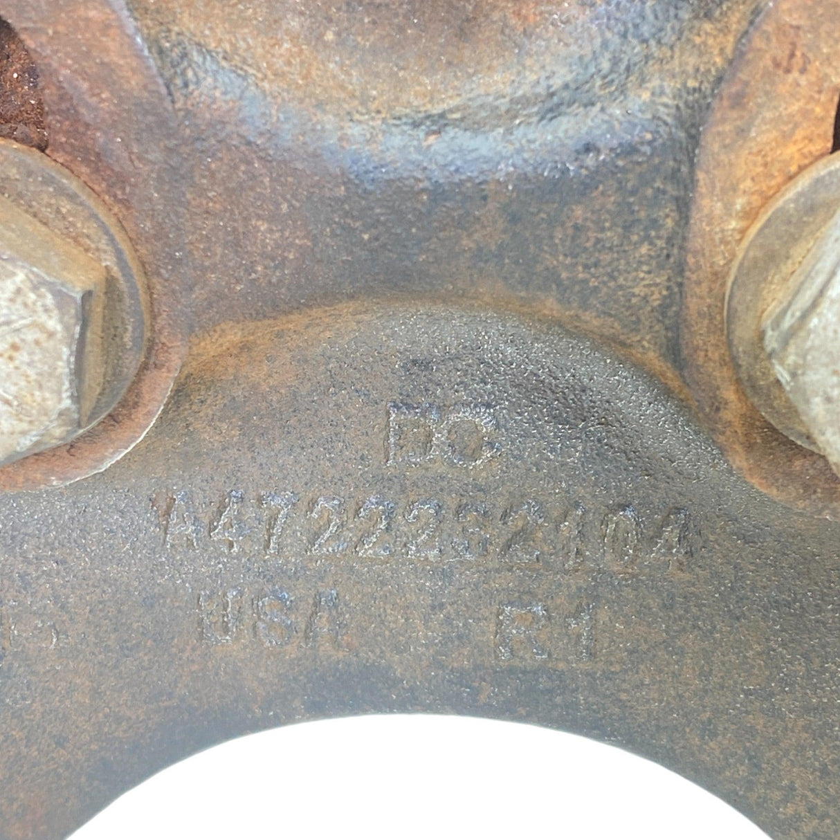 A4722232104 Genuine Detroit Diesel Engine Mount DD15 - Second Truck Parts