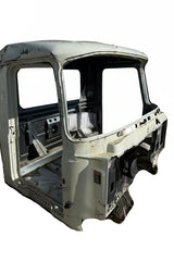012316 Genuine Mack White Cab CHU613
