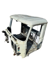 012316 Genuine Mack White Cab CHU613