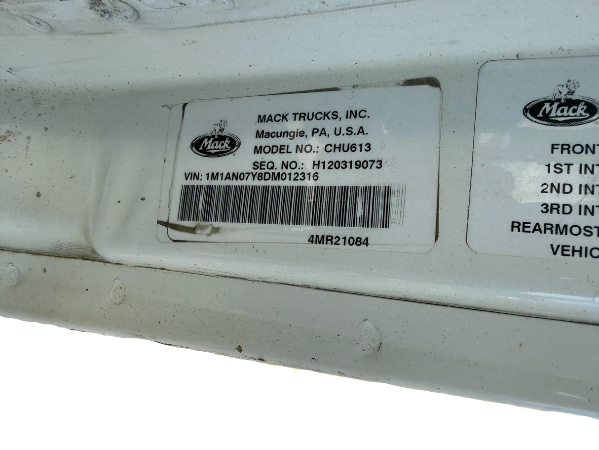 012316 Genuine Mack White Cab CHU613