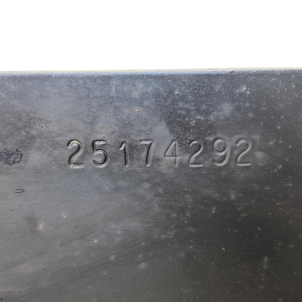 25174292 Genuine Mack Bumper Bracket