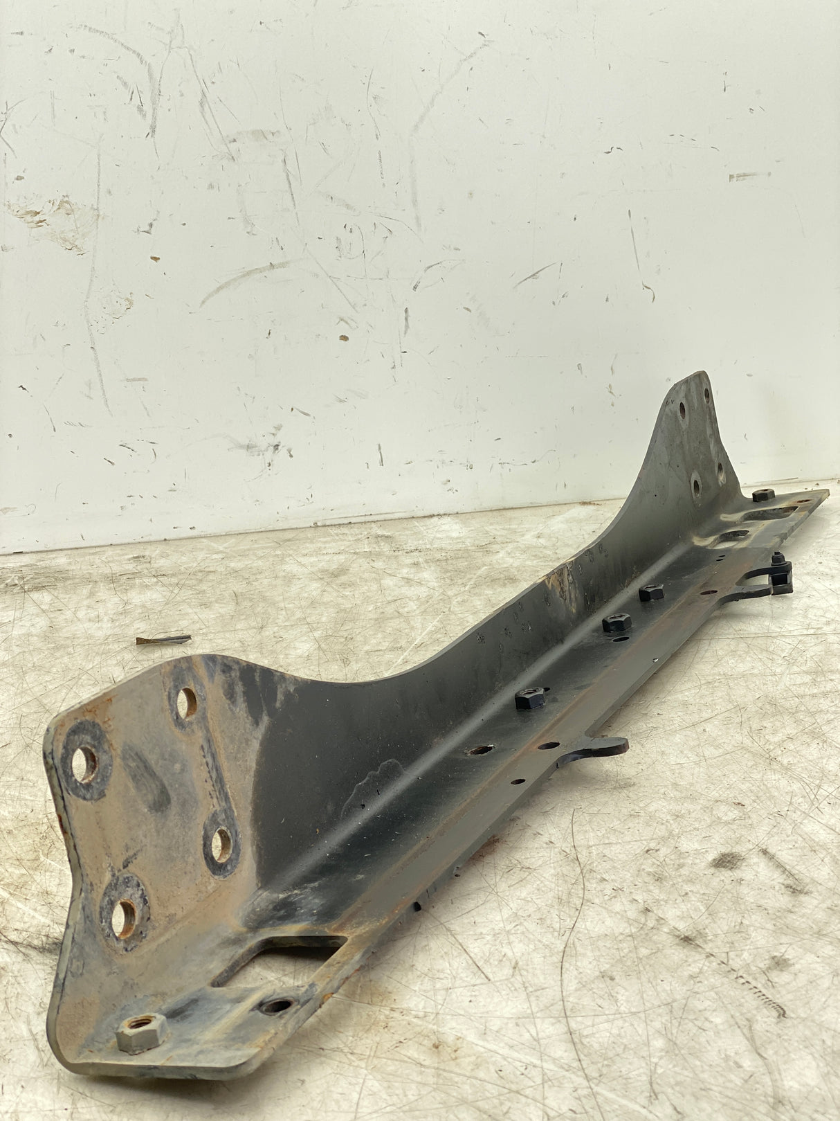 A24-6366-002 Genuine Paccar Front Crossmember