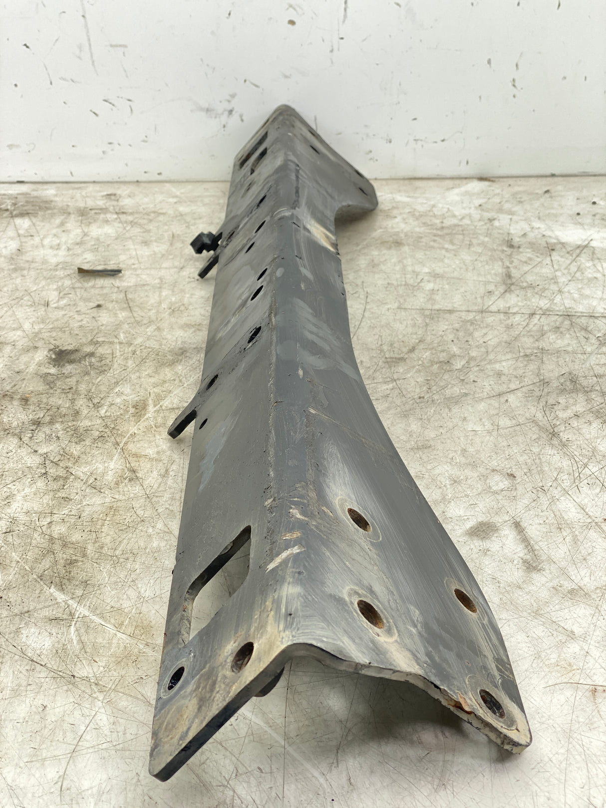 A24-6366-002 Genuine Paccar Front Crossmember