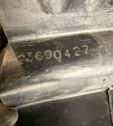 84716662 Genuine Volvo Left Side Splash Shield