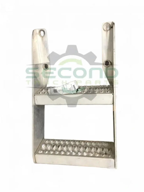 Aluminum LH mounted chassis steps OEM - Second Truck Parts