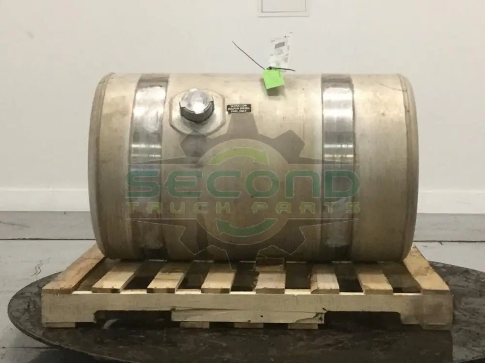 Aluminum RH fuel tank neasures 25" x 41" 80 gallons rear fill neck - Second Truck Parts