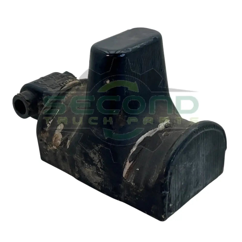 B63-6016 Genuine Paccar Front Suspension Saddle - Second Truck Parts