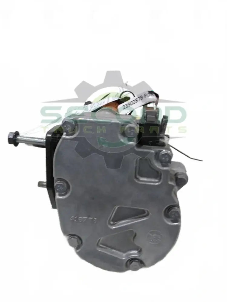 Chassis 24V mounted a/c compressor OEM 84192003D2 - Second Truck Parts