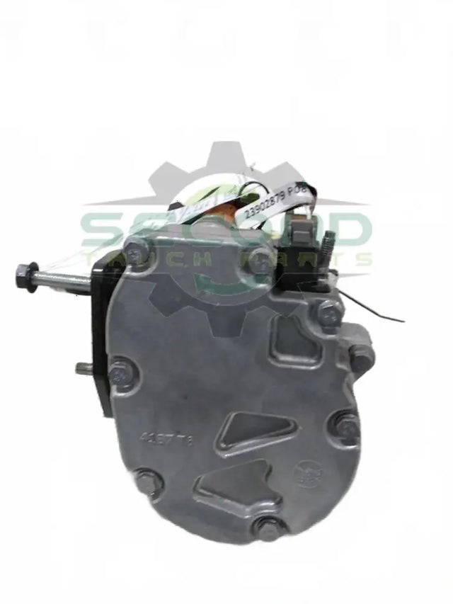 Chassis 24V mounted a/c compressor OEM 84192003D2 - Second Truck Parts