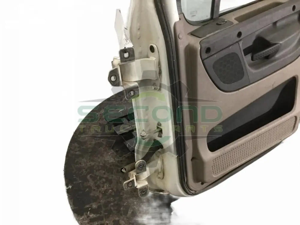 Complete RH door assembly OEM DDD2 - Second Truck Parts