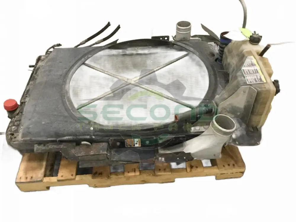 Cool 12' KW T600 pack includes: Radiator OEM - Second Truck Parts