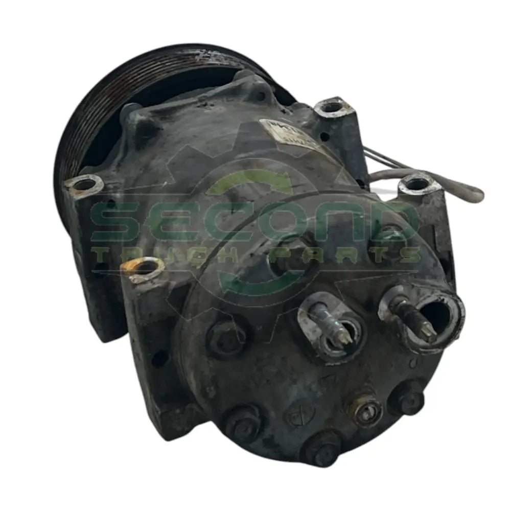 F691028111 Genuine Paccar A/C Compressor - A/C Compressors