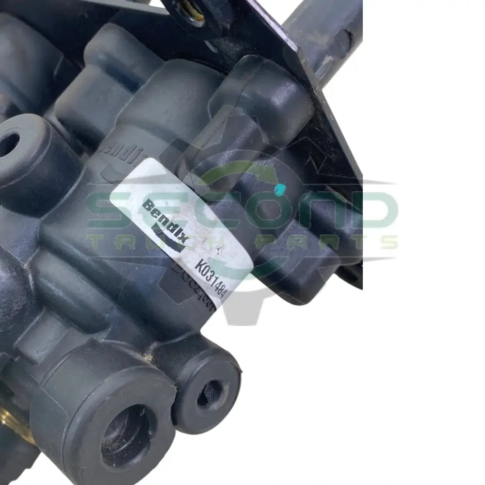 K031484 Genuine Bendix Air Brake Valve - Second Truck Parts