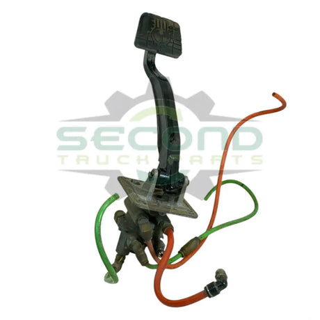 G90-6095-0009 Genuine Bendix Brake Pedal With Valve - Second Truck Parts
