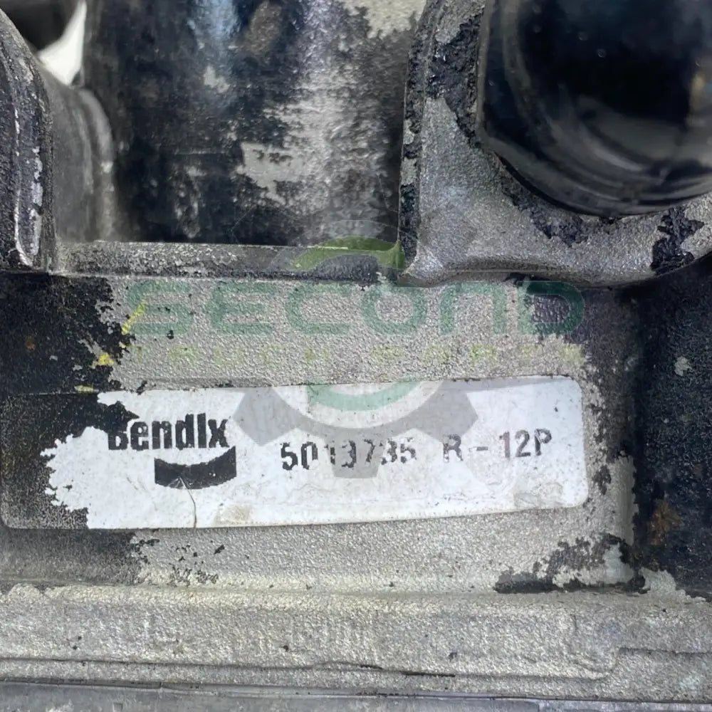 5013735 Genuine Bendix Relay Valve - Second Truck Parts