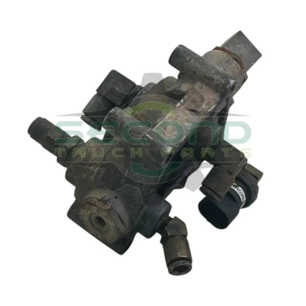 T-112852-B Genuine Bendix Tractor Protection Valve - Second Truck Parts