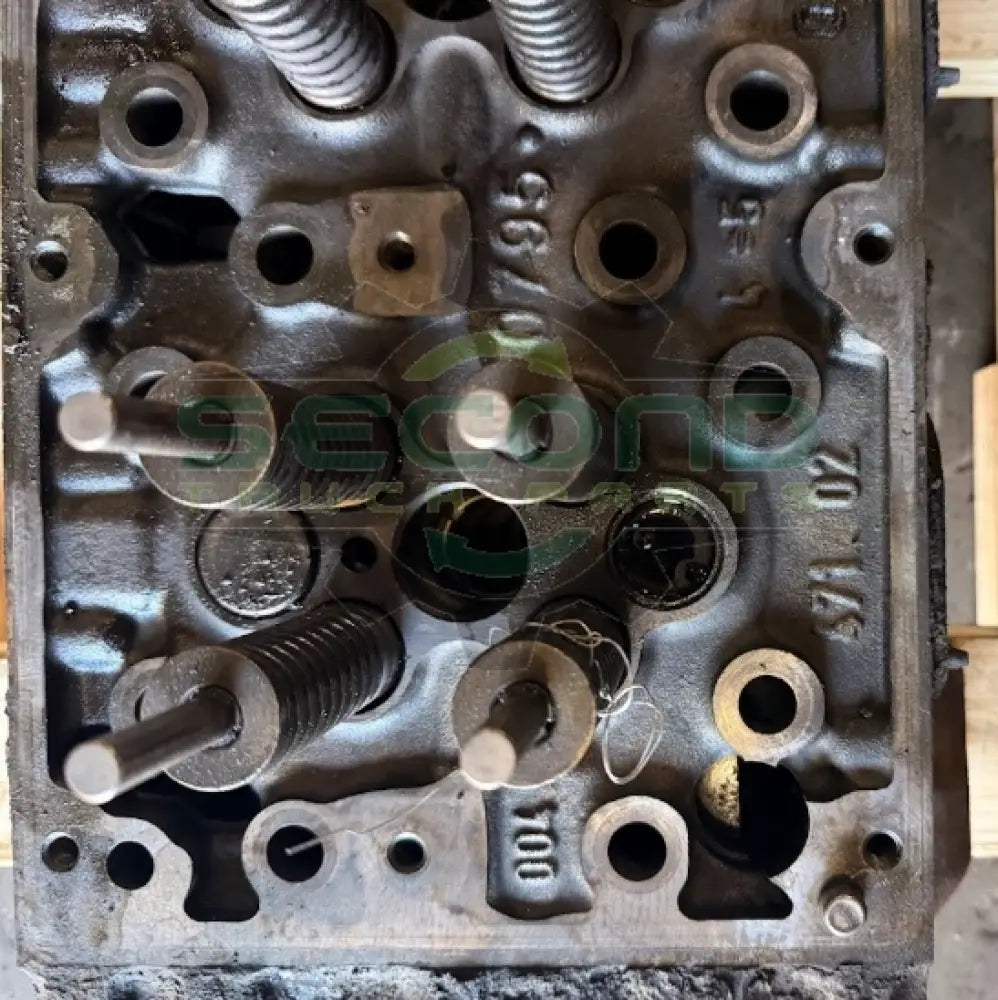 A 472 016 01 33 Genuine Detroit Diesel Cylinder Head - Second Truck Parts
