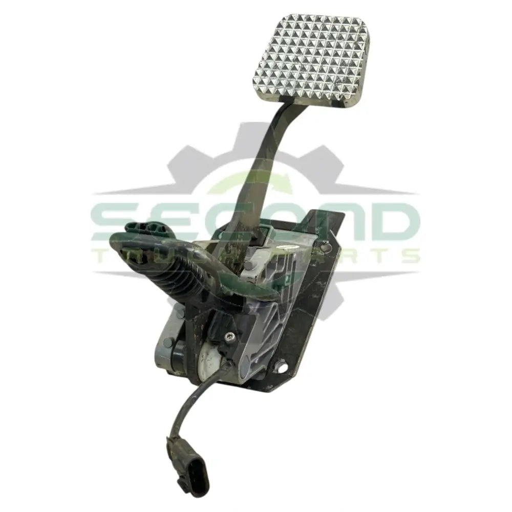 A02-14079-000 Genuine Freightliner Clutch Pedal - Second Truck Parts