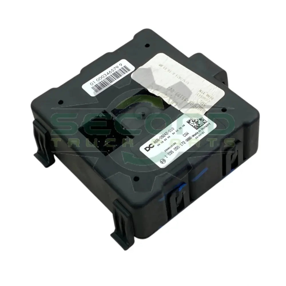 A66-09242-010 Genuine Freightliner Electronic Control Unit Gateway 667K - Second Truck Parts