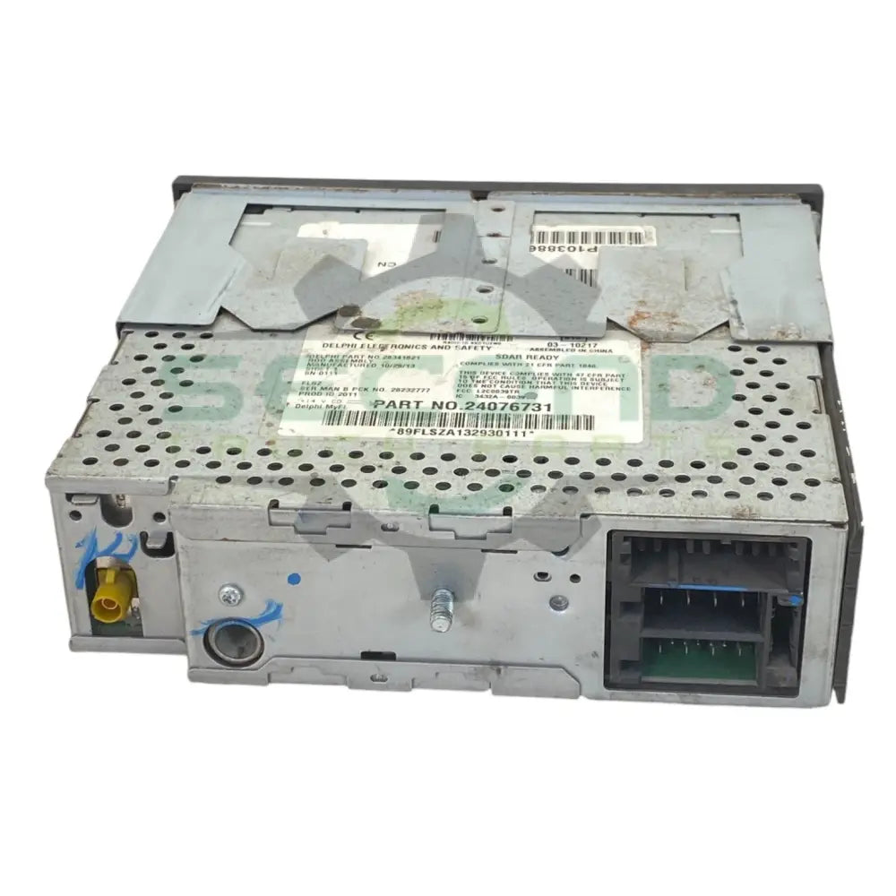 24076731 Genuine Freintliner Radio AM/FM/CD - Second Truck Parts