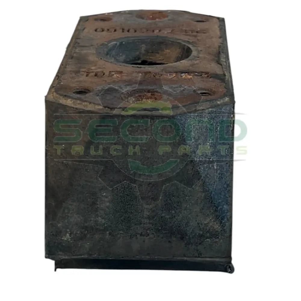 09102825C Genuine International Engine Mount - Second Truck Parts