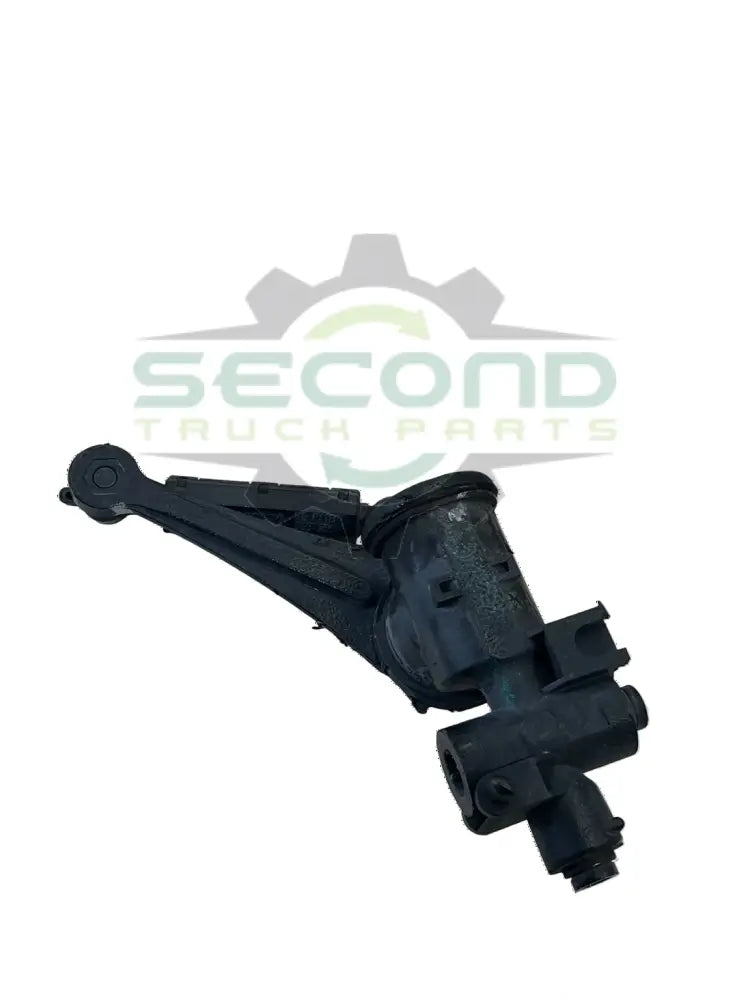 2522374C1 Genuine International Height Control Valve - Second Truck Parts