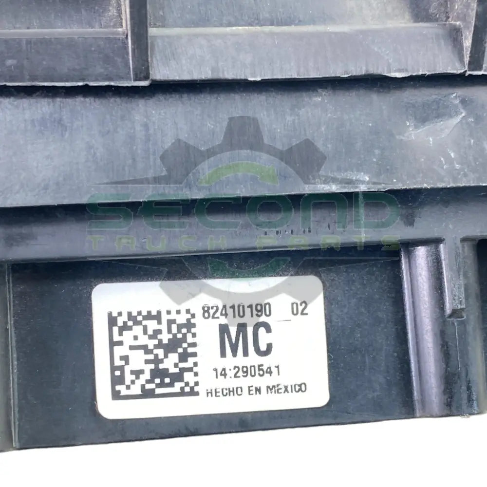 82410190 Genuine Mack Fuse Panel And Relay - Second Truck Parts