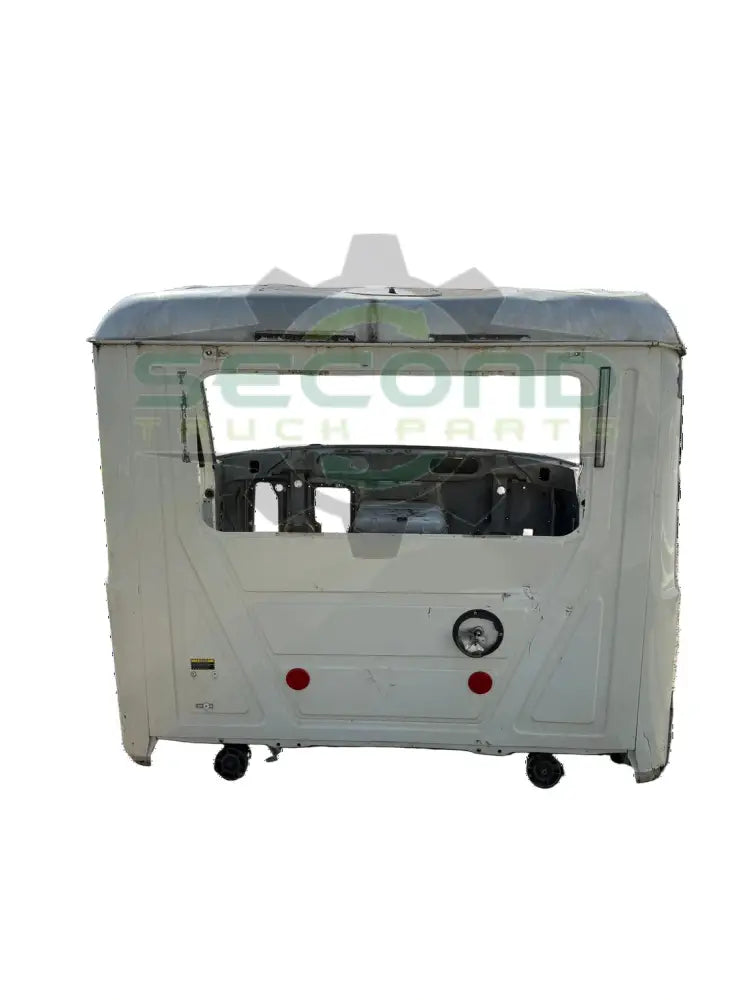 Genuine Mack White Cab CHU613 - Other Truck Parts