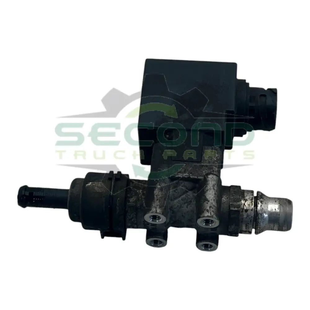8590890 Genuine Paccar DEF Pump - Second Truck Parts