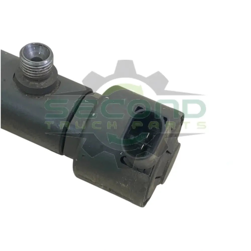7210-0513 Genuine Paccar Fuel Rail - Second Truck Parts